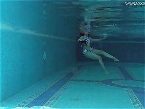 Andreina De Luxe in glamour underwatershow